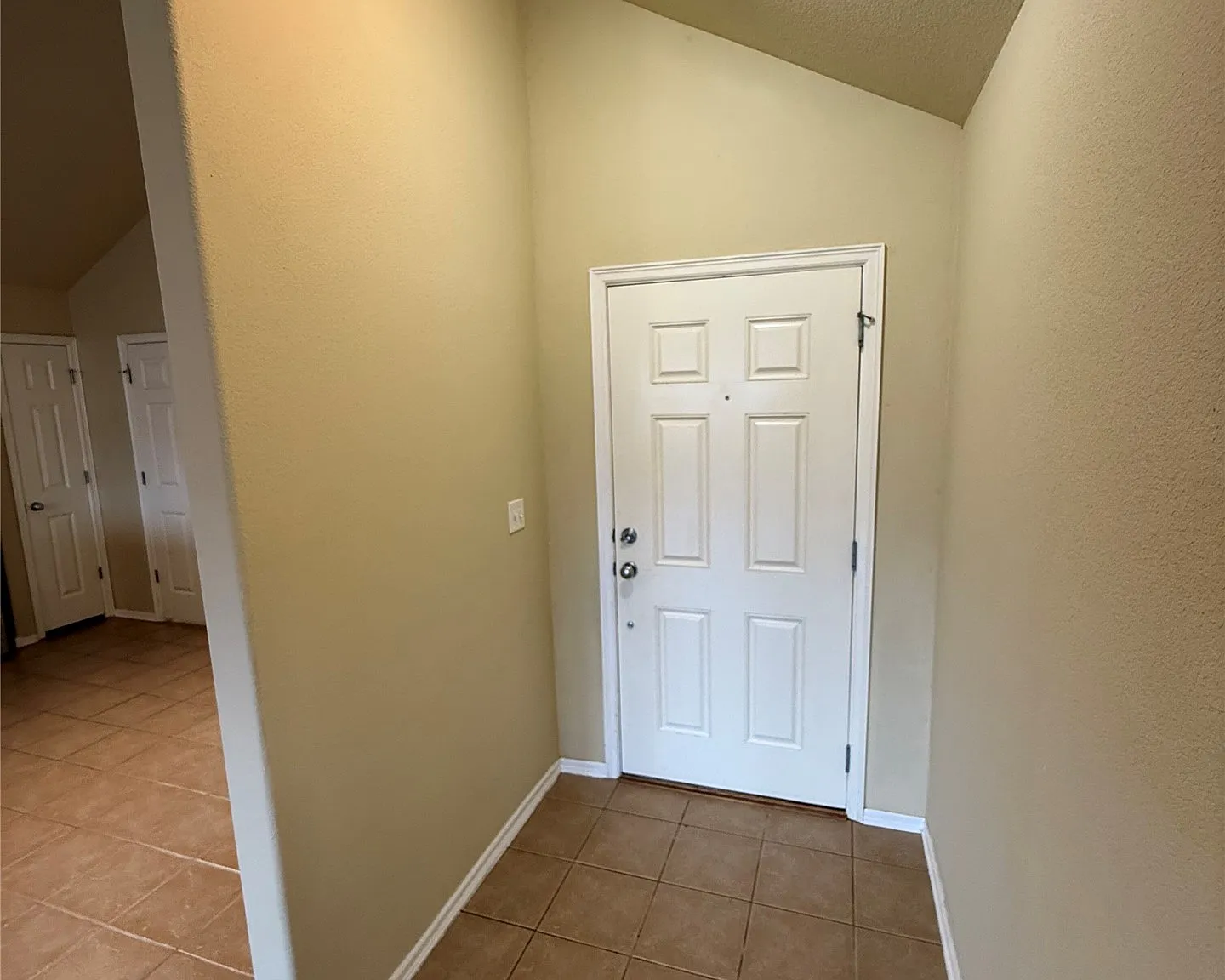 3 bed, 2.0 bath, 1448 sqft, $1,700 — Photo 3