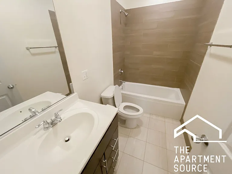 1826 W Leland Ave #1 — Photo 5