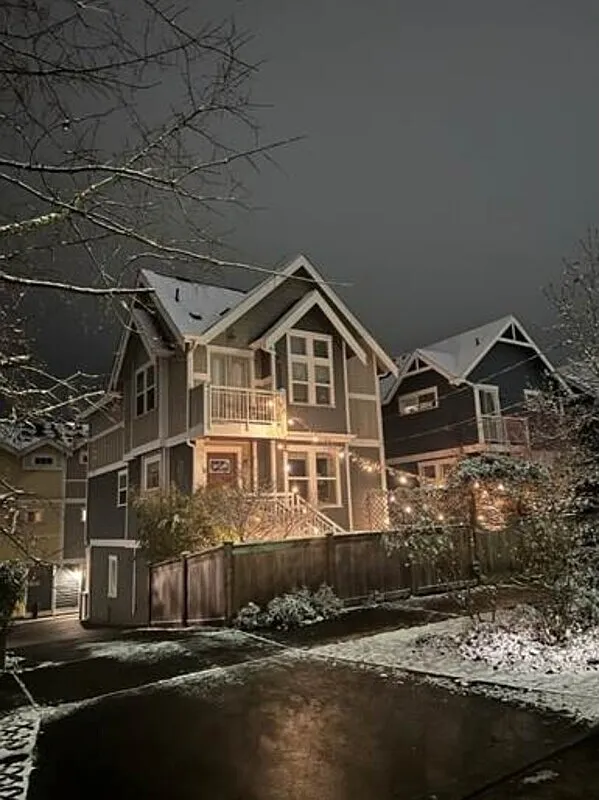 3 bed, 3.5 bath, 1820 sqft, $4,750 — Photo 2