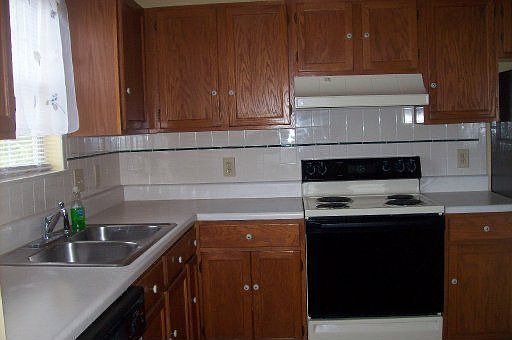 3rd image of 2334 Wadsworth Dr