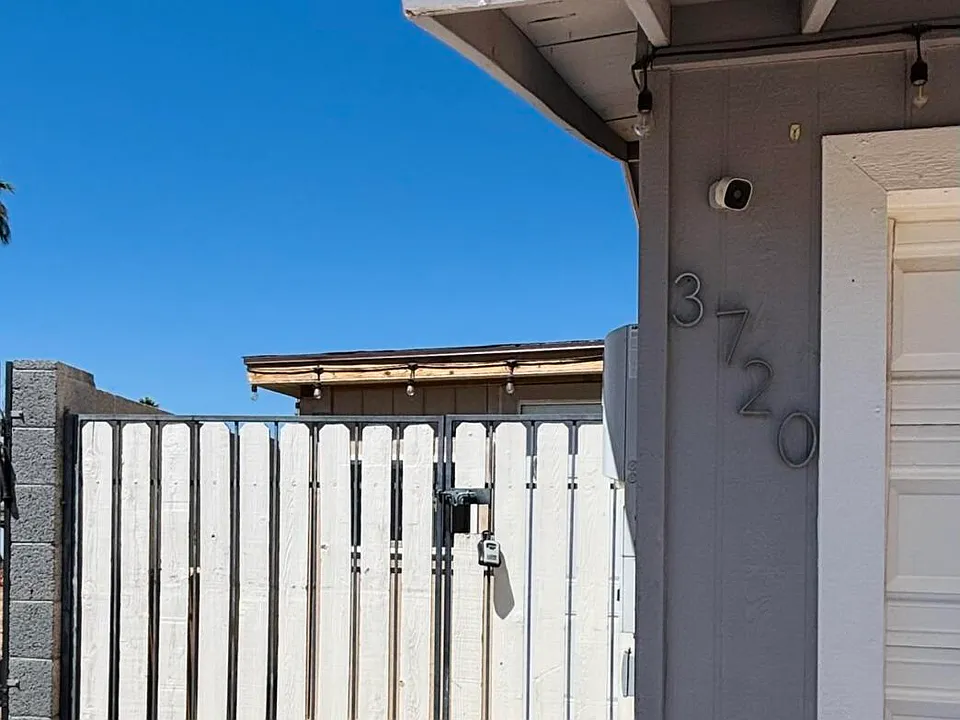 3720 W Mauna Loa Studio Unit Studio Studio #STUDIO