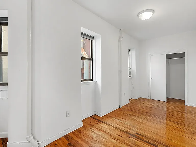 242 Mulberry St #8 — Photo 4