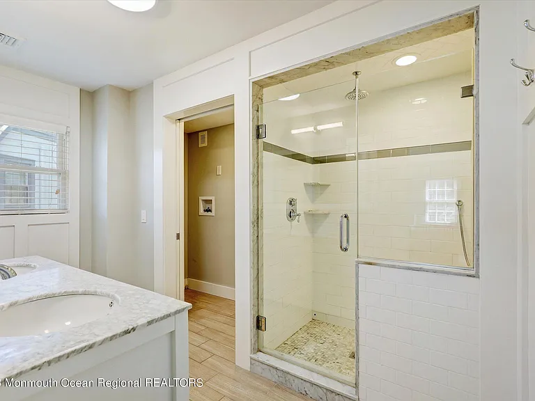 570 N Edgemere Dr #A — Photo 27