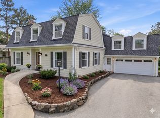 14 Timber Ln, Northbrook, IL 60062