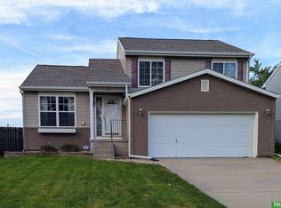 10914 Girard St, Omaha, NE 68142