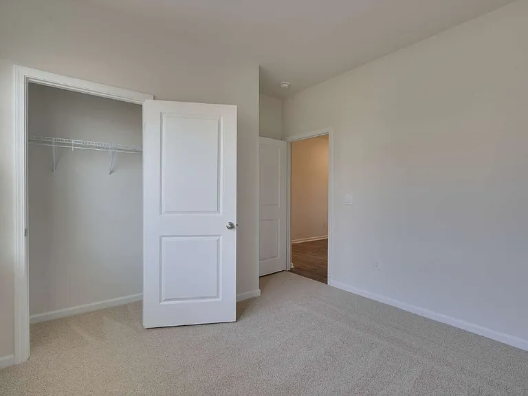 213 Moore Creek Dr — Photo 5