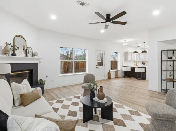 611 Joy Ln, Mansfield, TX 76063