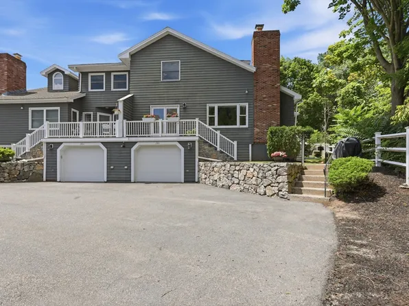 28 Carnation Cir #C, Reading, MA 01867
