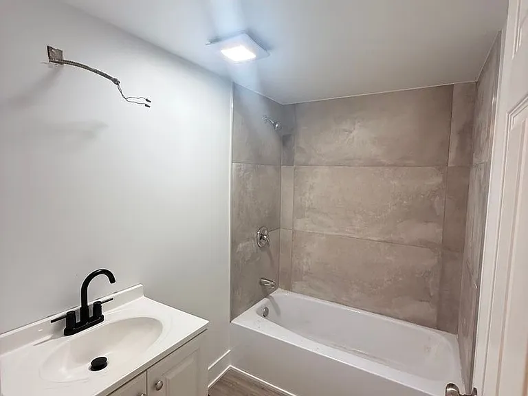 11035 S Keating Ave — Photo 15
