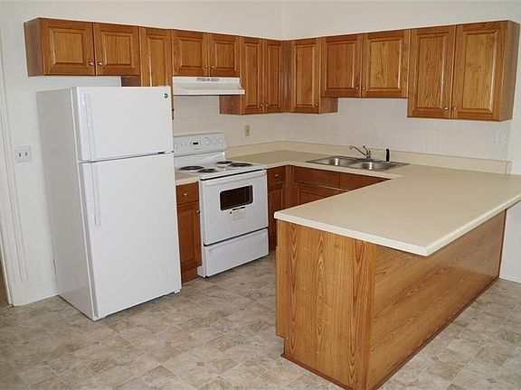2nd image of 814 Westover Ave #2