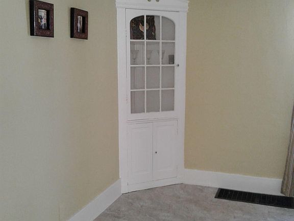 Dining room / China Cabinet