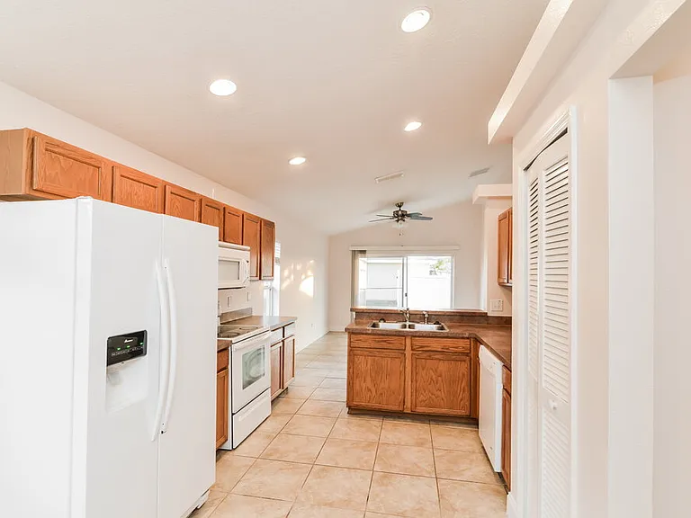 2708 Eagle Creek Ct — Photo 6