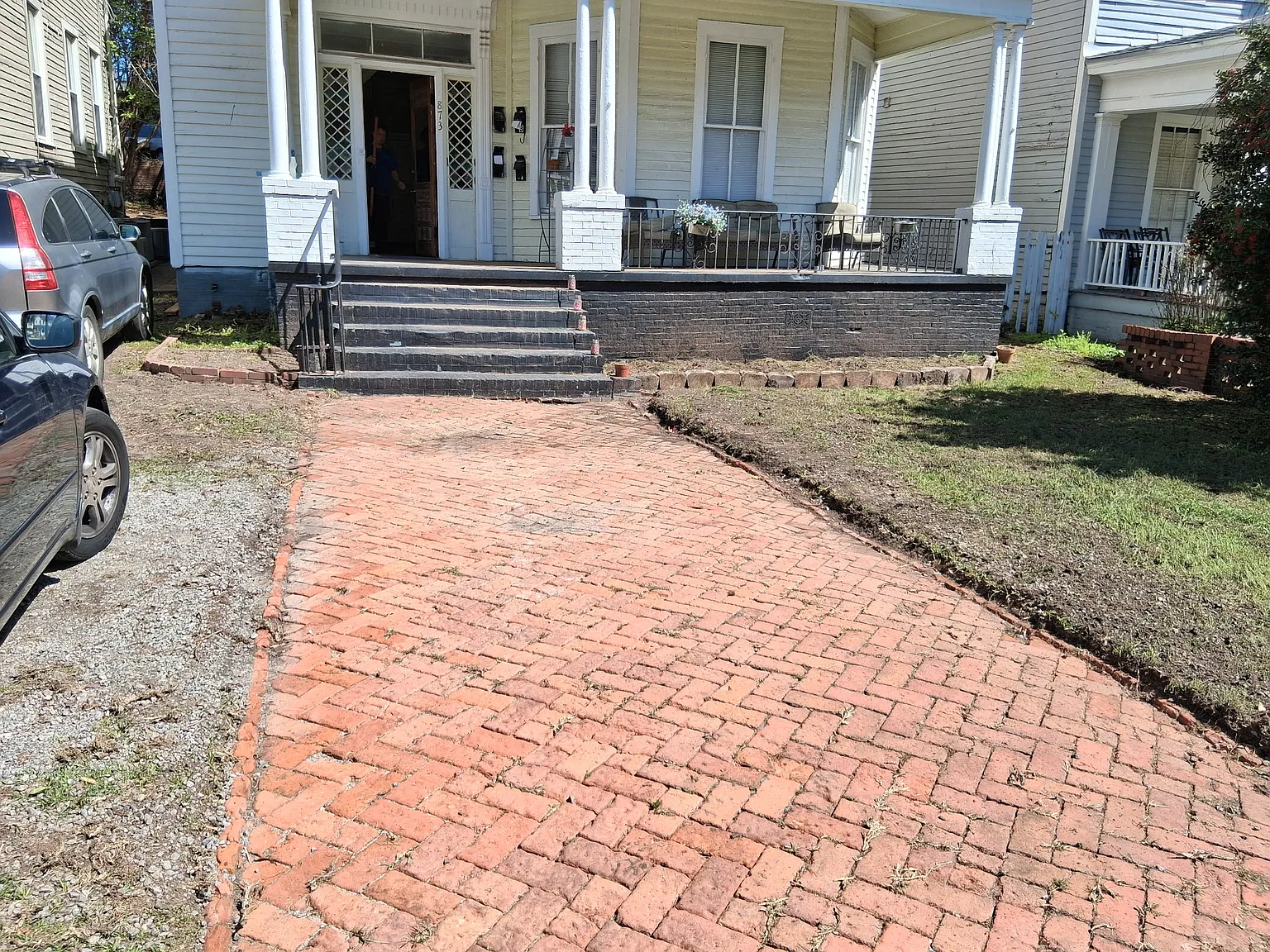 2 bed, 1000 sqft, $975 — Photo 1