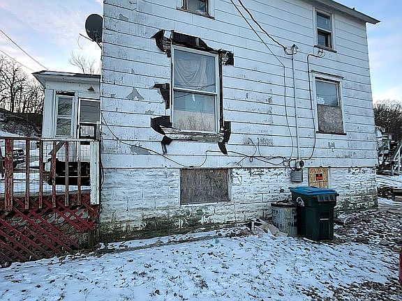 2nd image of 302 G St