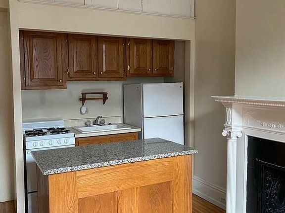 4th image of 1024 W Franklin St #1