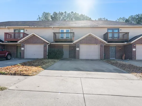 2135 W Skyler Dr, Fayetteville, AR 72703