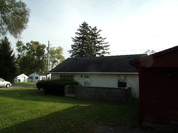 3rd image of 19254 Arthur St