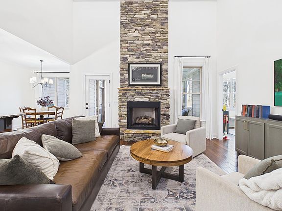 2nd image of 50 Willow Bend Dr
