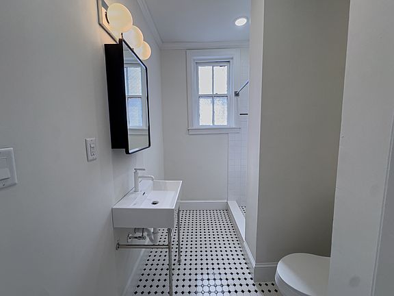 2nd image of 1221 N Franklin St #11448815