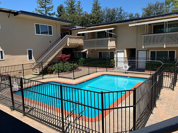 3rd image of 698 N Santa Cruz Ave #26