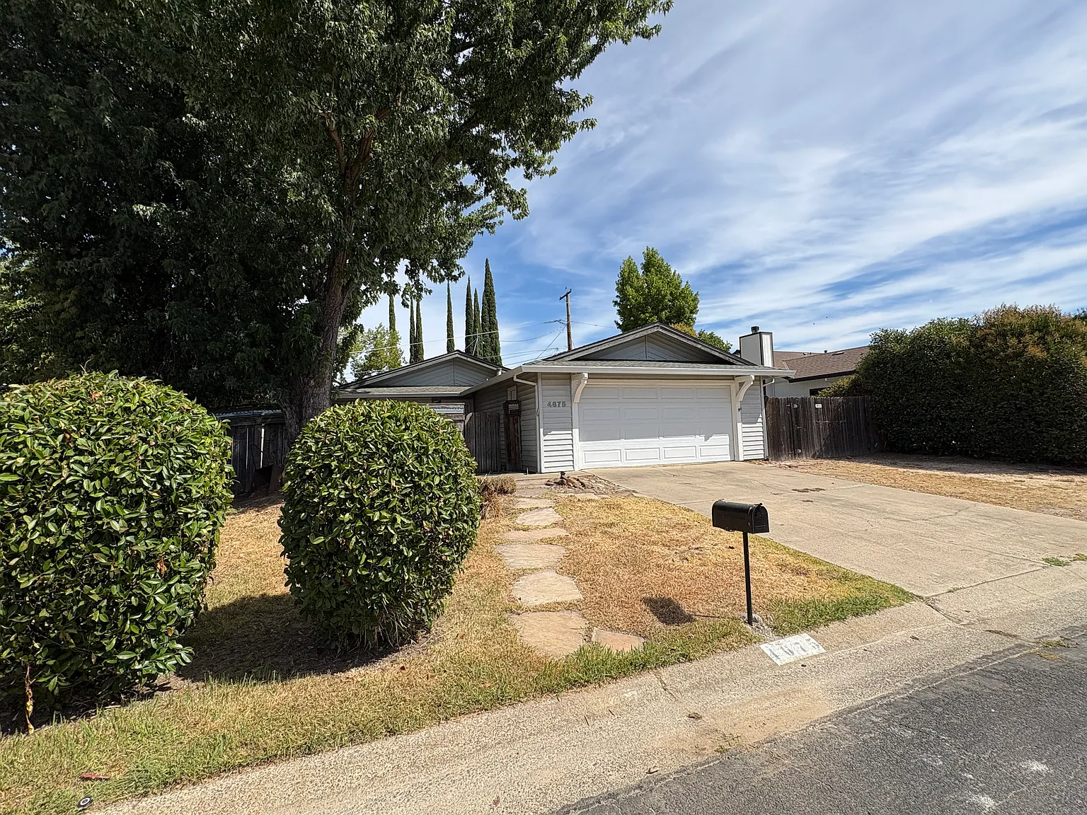3 bed, 1064 sqft, $2,595 — Photo 1