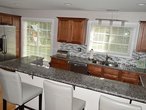5th image of 17521 Alta Vista Dr