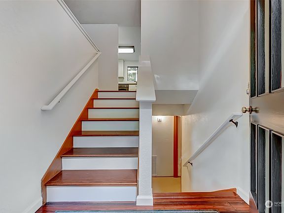 5th image of 18010 230th Avenue NE