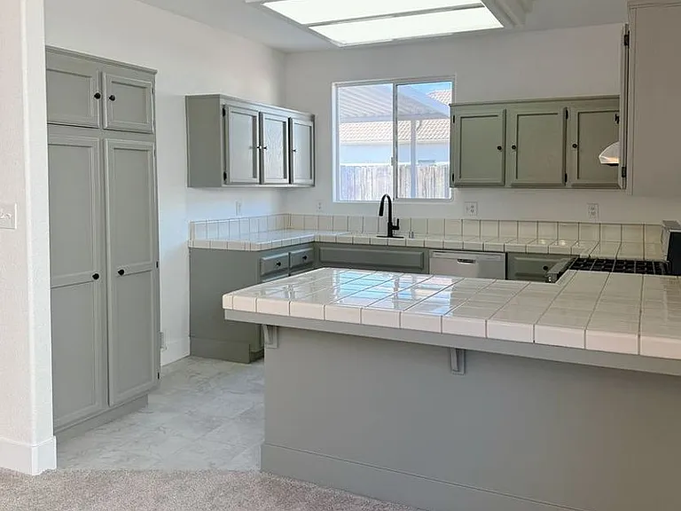 10616 Petalo Dr — Photo 3