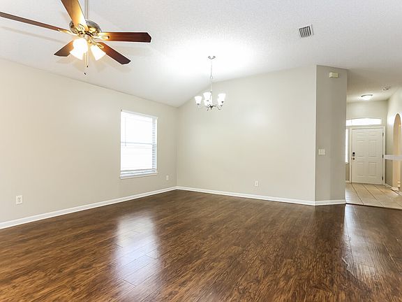 4th image of 2955 Centerwood Dr N