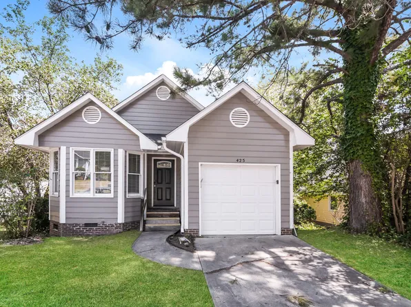 425 Dickens Dr, Raleigh, NC 27610