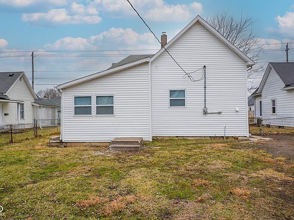 2nd image of 1107 W 3rd St