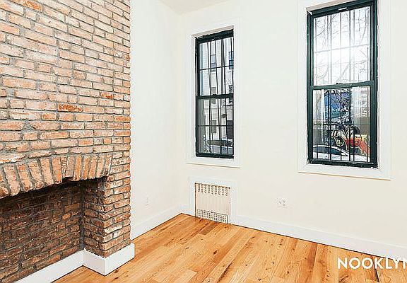 2nd image of 289 Harman St APT 1R