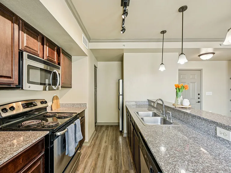 2101 Church Street — Photo 143