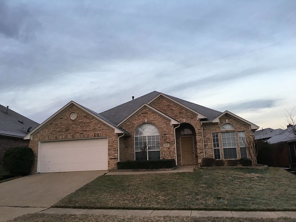 1st image of 1420 Lyra Ln