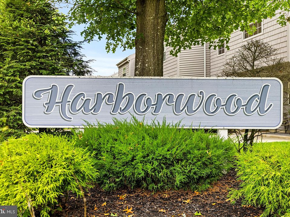 1st image of 22 Harborwood Dr