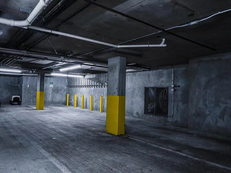 Garage (2 dedicated parking spaces)