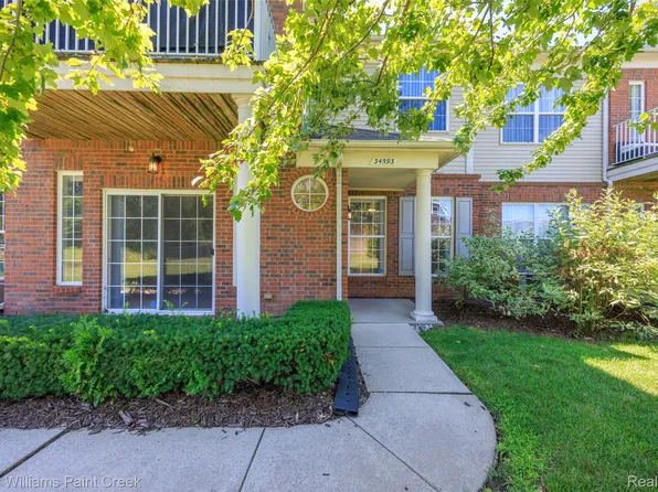 34593 Northrup Dr, Chesterfield, MI 48047