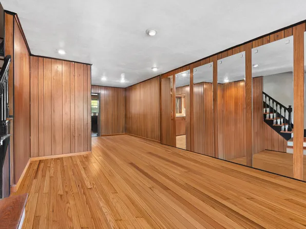 2049 Shore Parkway image 3 of 8