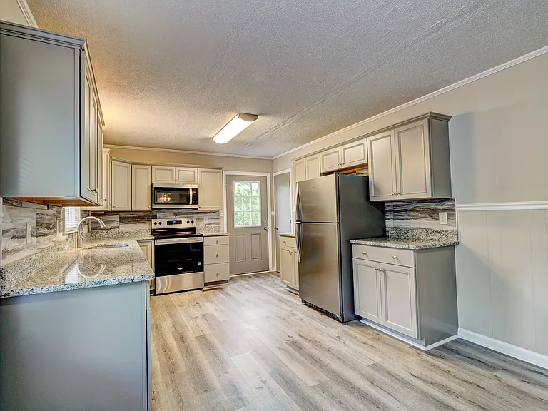 132 Eaker Dr — Photo 8