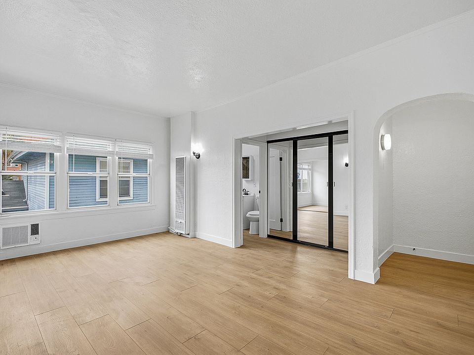 1st image of 1932 W 25th St APT 21