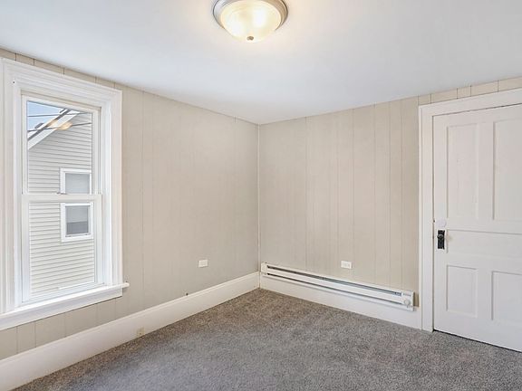 2nd image of 720 Kellogg St SE #2