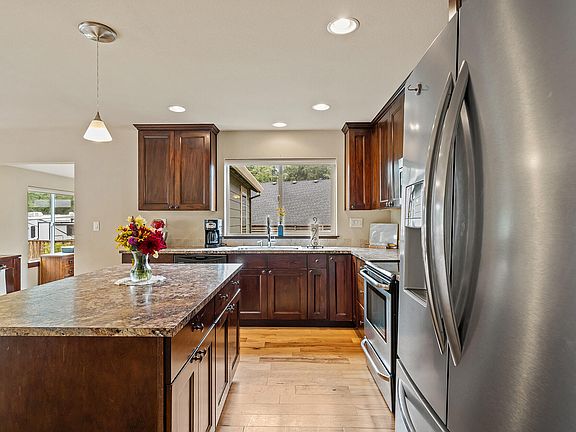 4th image of 6215 Dewpointe Dr