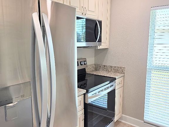 5th image of 11612 W Kingfisher Ct