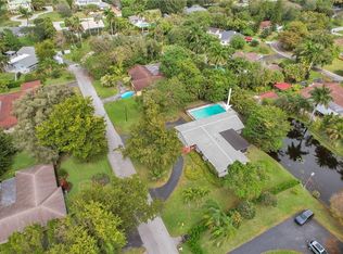 470 Petersburg Ter, Fort Lauderdale, FL 33325
