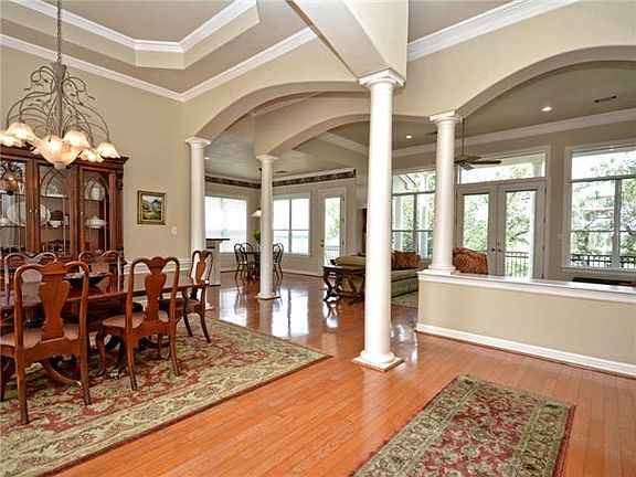 4th image of 132 Riverwalk Ln