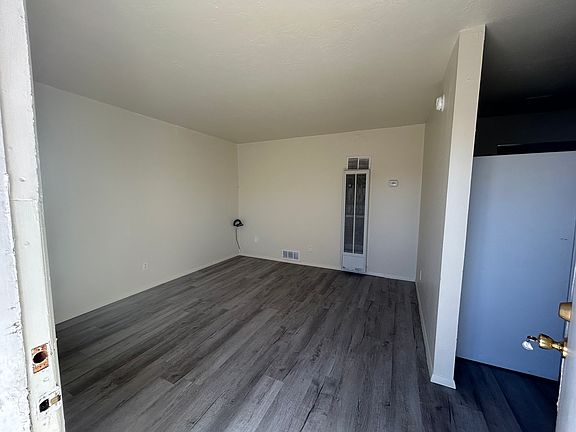 4th image of 1914 Gold Ave SE APT 3