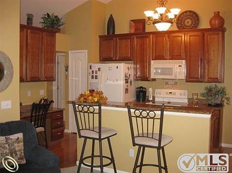 GRANITE KIT W/ SNACK BAR
