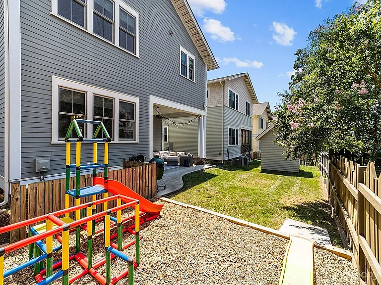412 Eli St — Photo 24