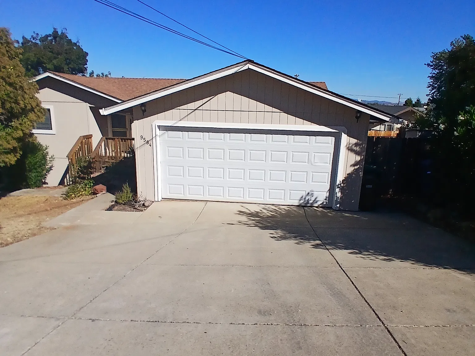 3 bed, 1050 sqft, $2,100 — Photo 1