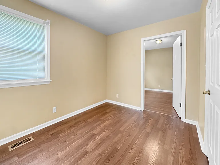 1727 Covert Ave — Photo 16